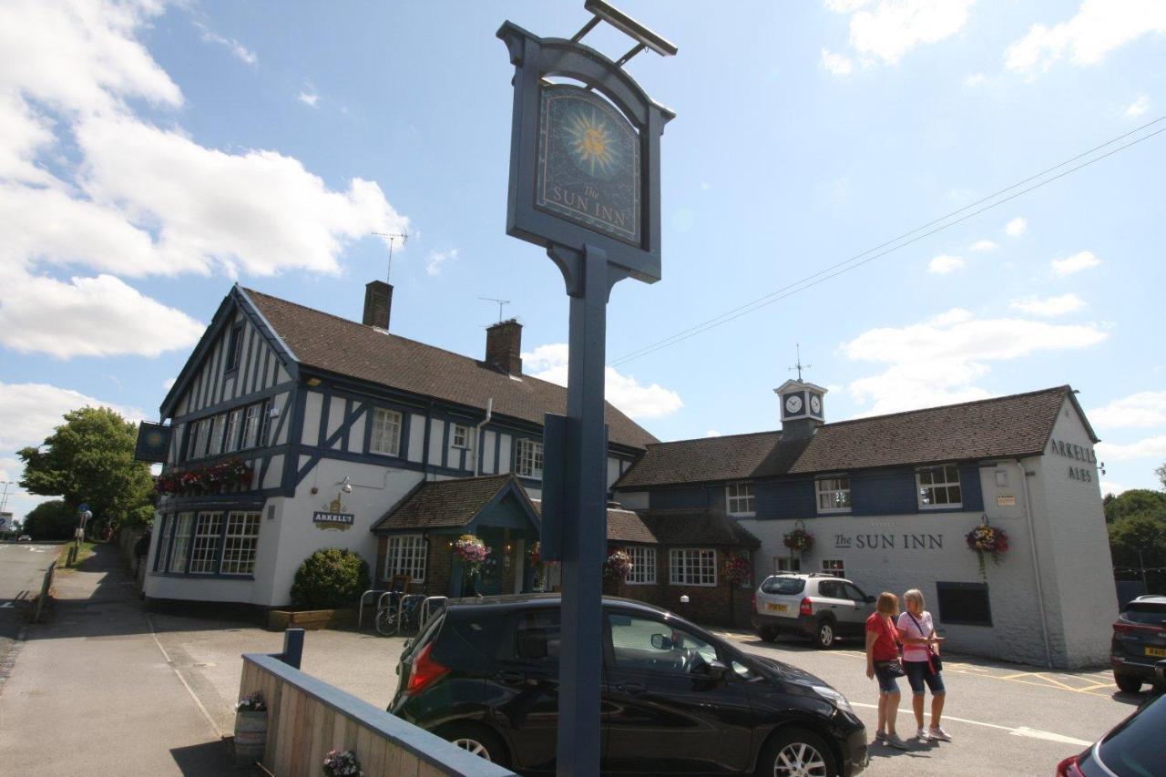 The Sun Inn Swindon Esterno foto