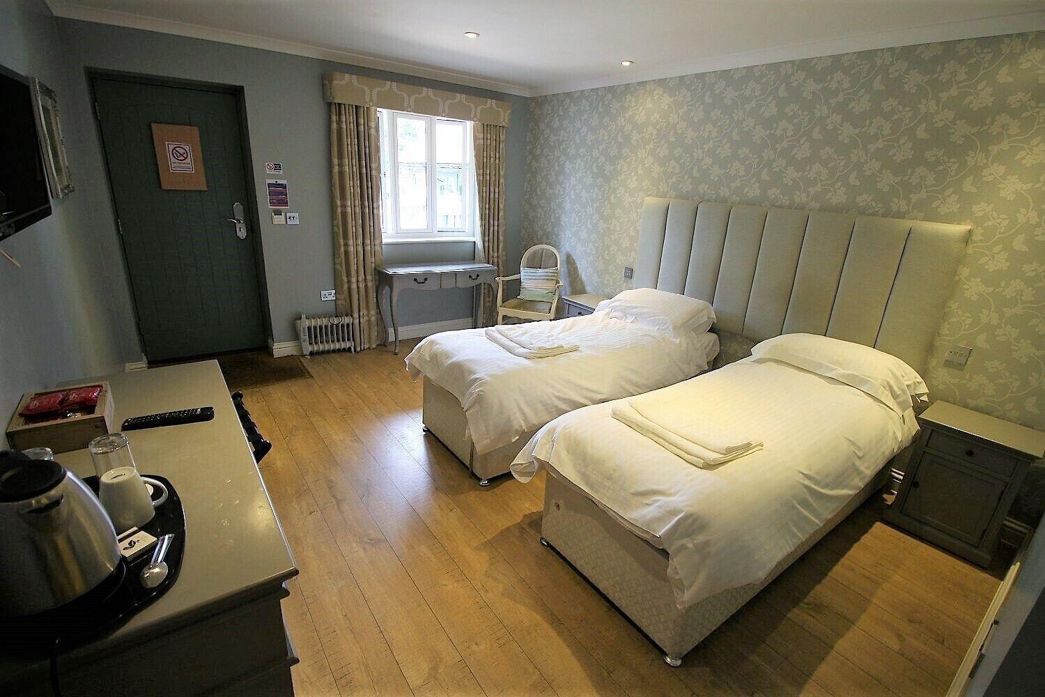 The Sun Inn Swindon Esterno foto
